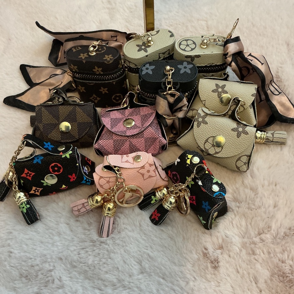 BOGO DEAL Unbranded KEY CHARMS VARIOUS COLORS BUNDLE DEAL!